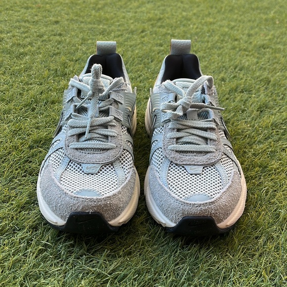 Nike V2K Run - Picture 2 of 5